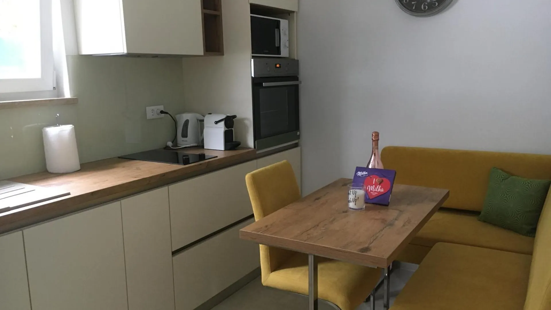Leneda Apartments With Pool Pula Croatia