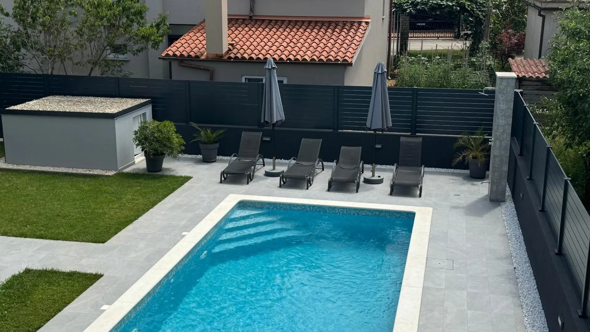 Leneda Apartments With Pool Pula Chorvatsko